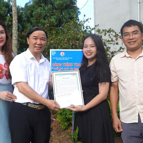 Chủ tịch Hiệp hội Doanh nghiệp tỉnh Tuyên Quang Nguyễn Hữu Thập dự khánh thành Công trình thanh niên tại xã Tân Thanh