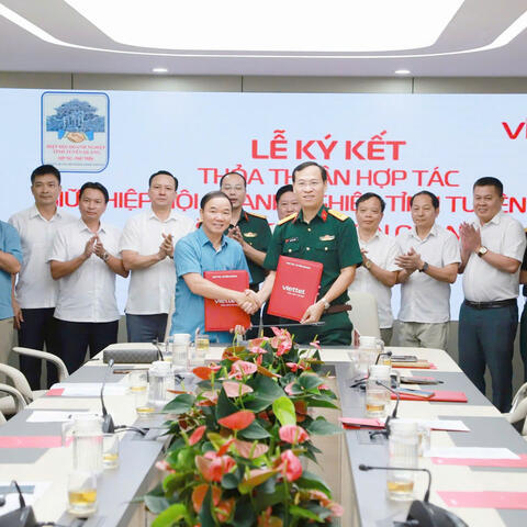 HHDN tỉnh Tuyên Quang: Mở rộng mạng lưới, ký kết hợp tác chuyển đổi số với Viettel, nâng cao chất lượng đồng hành cùng doanh nghiệp