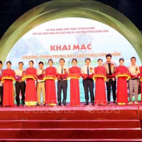 Khai mạc Chương trình trưng bày, giới thiệu sản phẩm du lịch, làng nghề Tuyên Quang năm 2024