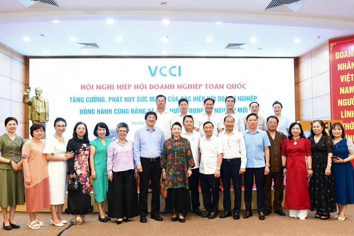 Phát huy vai trò hiệp hội doanh nghiệp trong phản biện chính sách, đồng hành cùng phát triển kinh tế tư nhân